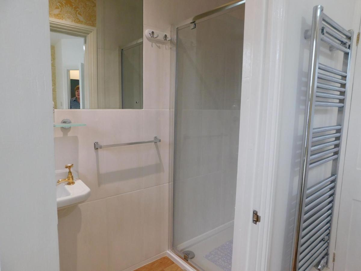 Salty Towers Villa เชอริงแงม ภายนอก รูปภาพ